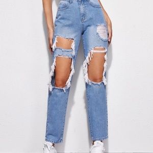 High Rise Ripped Mom Jeans NWOT